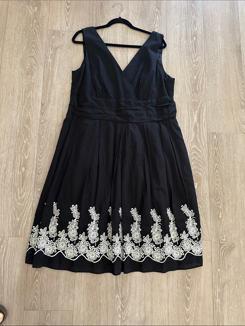 dressbarn Black V-Neck Midi Dress with White Floral Hem Embroidery